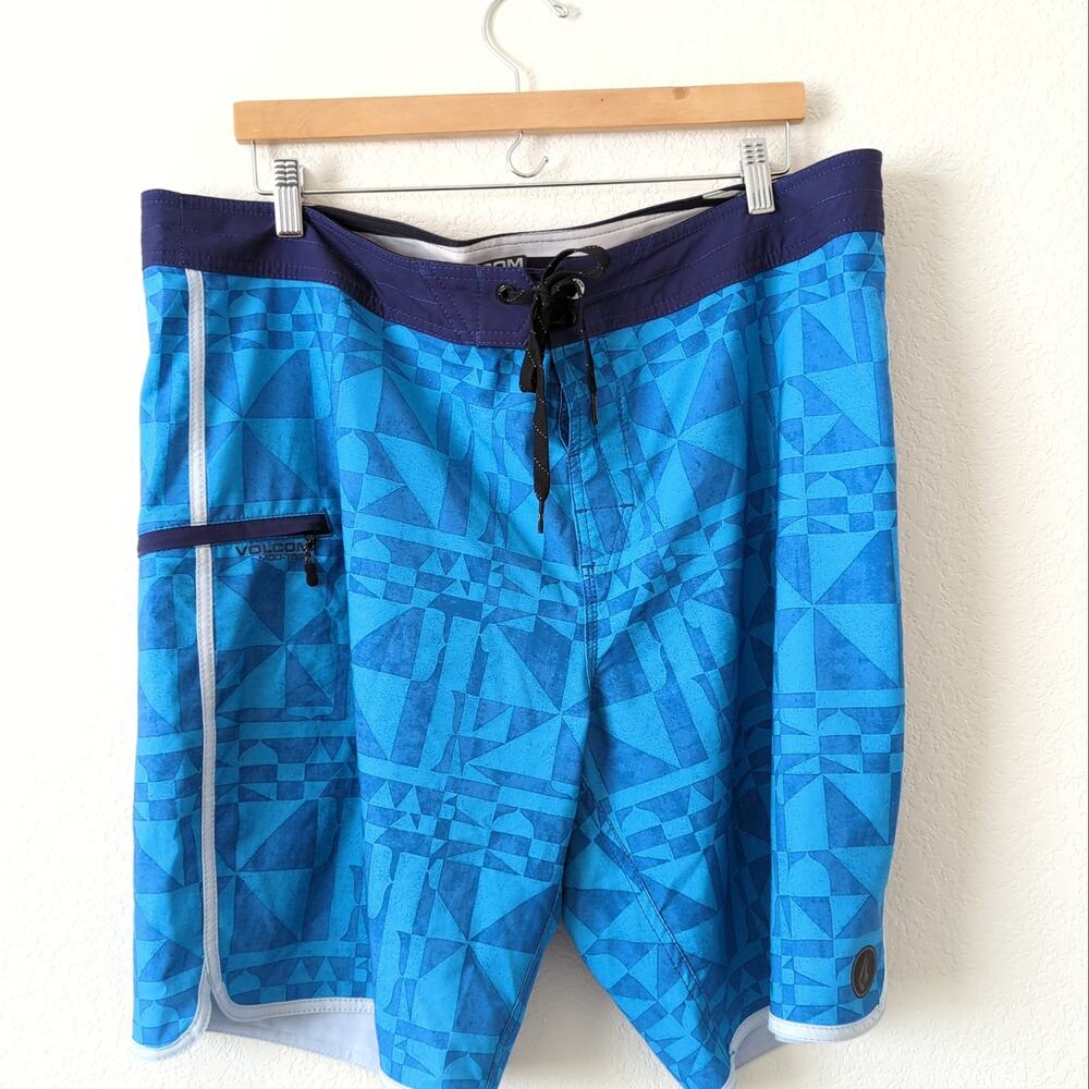 Volcom Mens Swim Trunks‎ Board Shorts Blue Size 40 Swimming Suit Vacation Beach